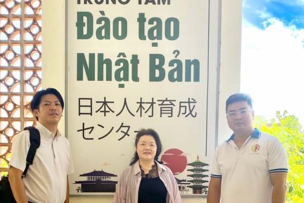 Hiệp hội Phúc lợi Xã hội Thành phố Yokohama đến thăm và làm việc tại Trung tâm đào tạo Nhân lực Nhật Bản JAPANHUB