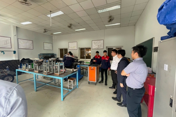 ĐOÀN DOANH NGHIỆP NHẬT BẢN THAM QUAN VÀ GIAO LƯU TẠI CÁC TRƯỜNG ĐẠI HỌC Ở ĐÀ NẴNG ĐOÀN DOANH NGHIỆP NHẬT BẢN THAM QUAN VÀ GIAO LƯU TẠI CÁC TRƯỜNG ĐẠI HỌC Ở ĐÀ NẴNG