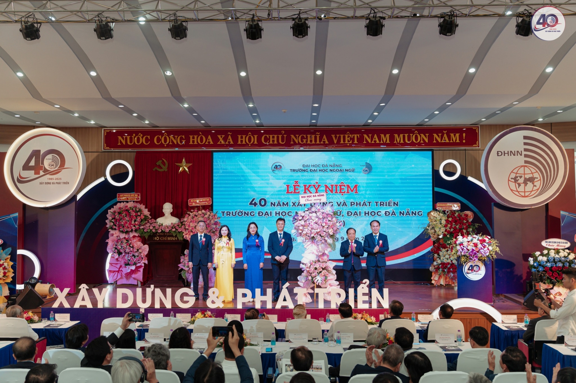 Lễ kỷ niệm 40 năm thành lập Trường Đại học Ngoại ngữ Đà Nẵng 